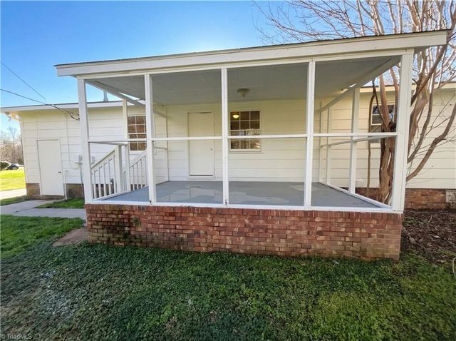 1414 Larchmont Drive, Greensboro, NC 27405