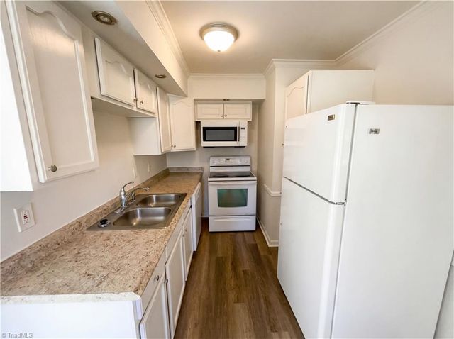 1414 Larchmont Drive, Greensboro, NC 27405