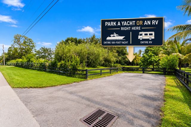 4100 SW 102nd Ave, Davie, FL 33328