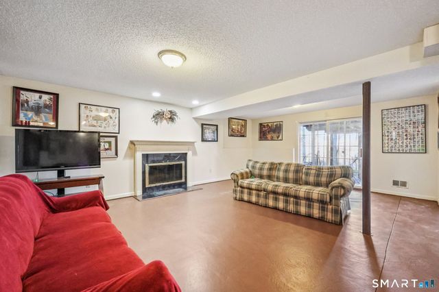 309 Russet Lane, Southington, CT 06489