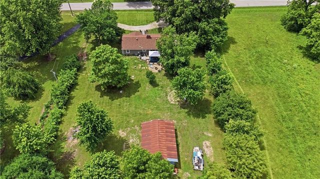 25425 S State Route K Highway, Harrisonville, MO 64701