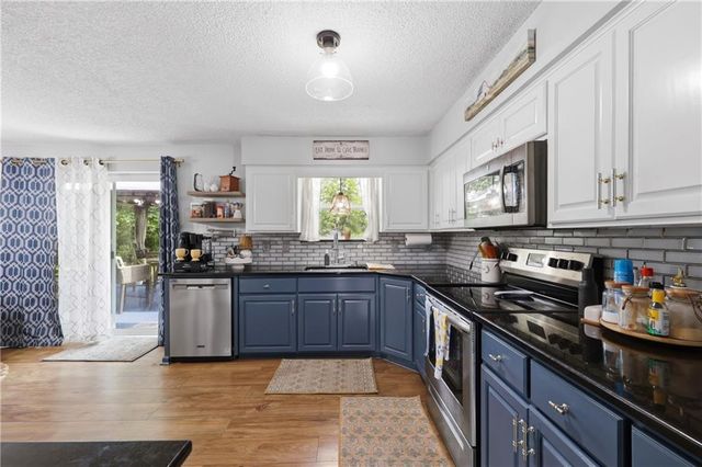 25425 S State Route K Highway, Harrisonville, MO 64701