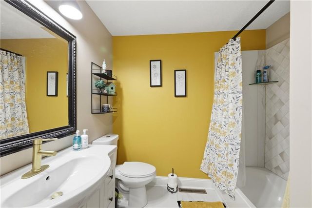 25425 S State Route K Highway, Harrisonville, MO 64701