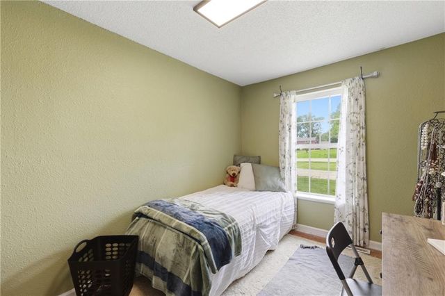 25425 S State Route K Highway, Harrisonville, MO 64701