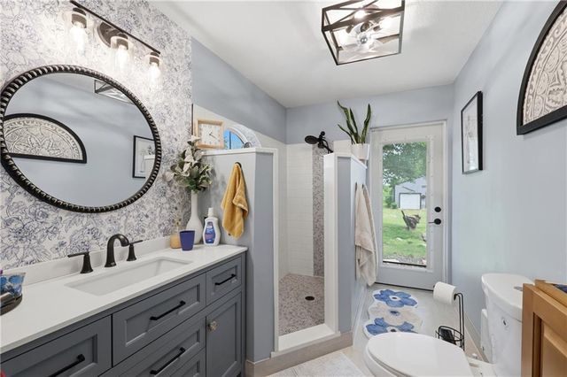 25425 S State Route K Highway, Harrisonville, MO 64701