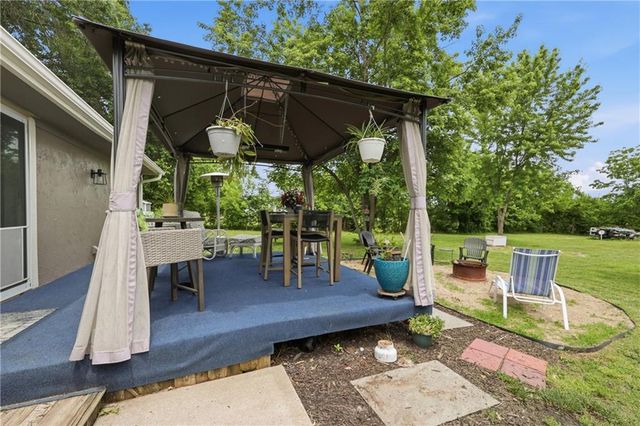 25425 S State Route K Highway, Harrisonville, MO 64701