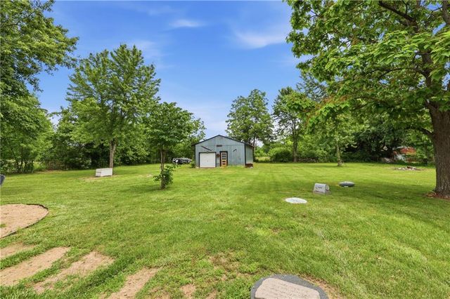 25425 S State Route K Highway, Harrisonville, MO 64701