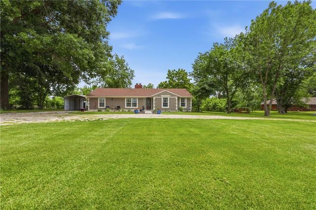 25425 S State Route K Highway, Harrisonville, MO 64701