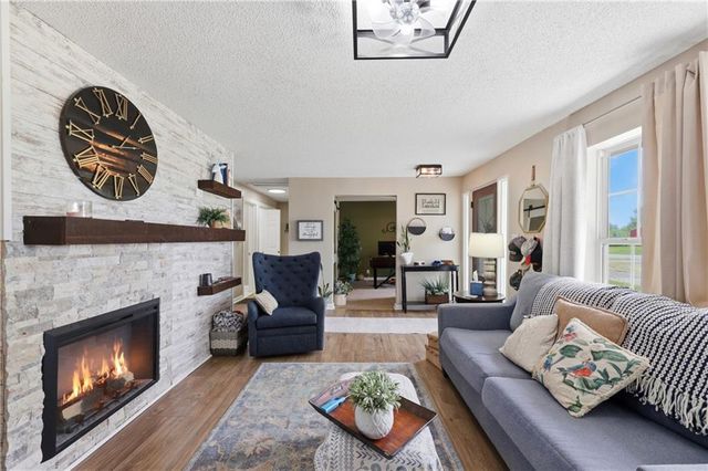 25425 S State Route K Highway, Harrisonville, MO 64701