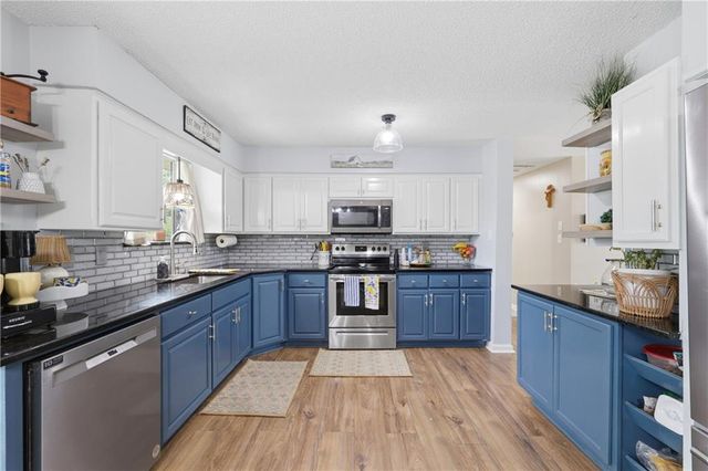 25425 S State Route K Highway, Harrisonville, MO 64701