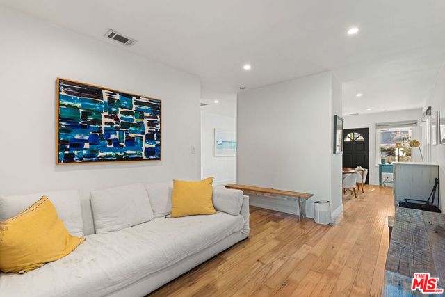 7560 Mcconnell Avenue, Los Angeles, CA 90045