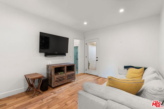 7560 Mcconnell Avenue, Los Angeles, CA 90045
