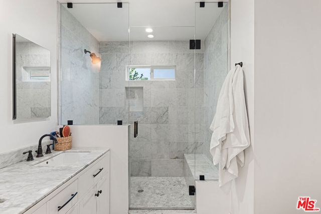 7560 Mcconnell Avenue, Los Angeles, CA 90045