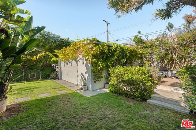 7560 Mcconnell Avenue, Los Angeles, CA 90045