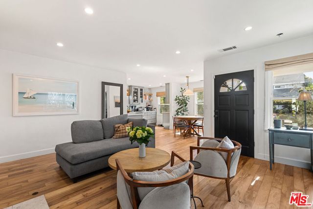 7560 Mcconnell Avenue, Los Angeles, CA 90045