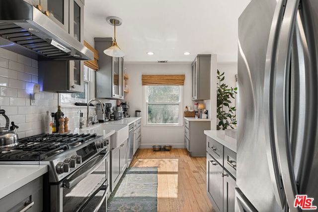7560 Mcconnell Avenue, Los Angeles, CA 90045