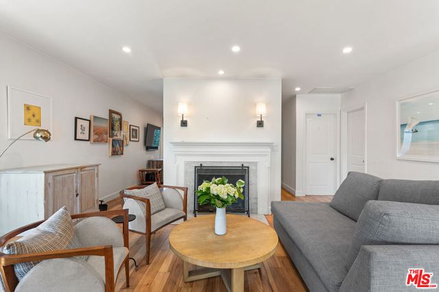 7560 Mcconnell Avenue, Los Angeles, CA 90045