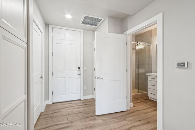 5450 E DEER VALLEY Drive 4223, Phoenix, AZ 85054