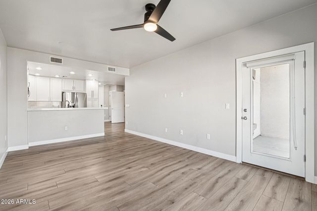 5450 E DEER VALLEY Drive 4223, Phoenix, AZ 85054