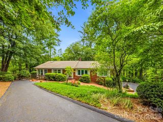 126 Surry Lane, Hendersonville, NC 28791