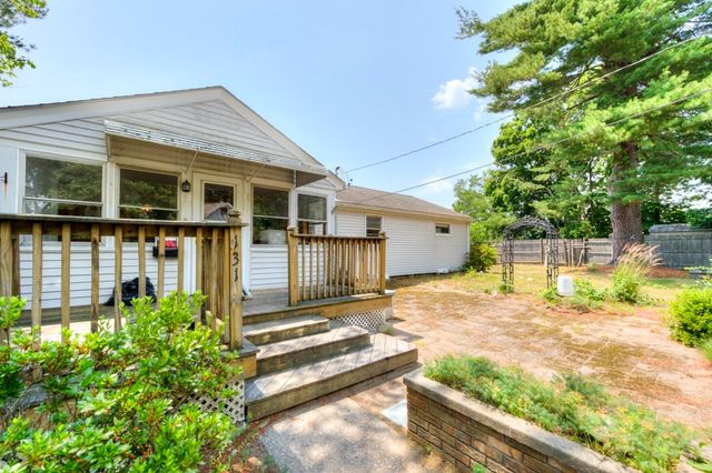 131 Hartford Tpke, Shrewsbury, MA 01545