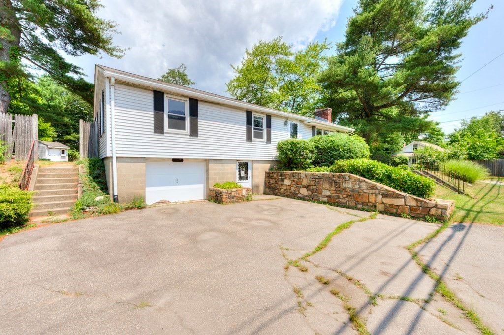 131 Hartford Tpke, Shrewsbury, MA 01545