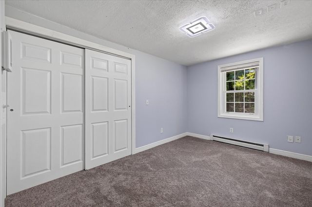 37 Breakneck Rd, Sturbridge, MA 01566