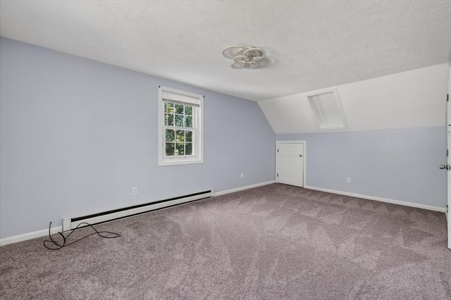37 Breakneck Rd, Sturbridge, MA 01566