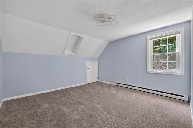 37 Breakneck Rd, Sturbridge, MA 01566