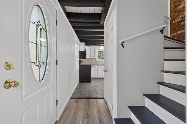 37 Breakneck Rd, Sturbridge, MA 01566