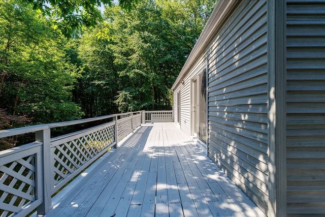 37 Breakneck Rd, Sturbridge, MA 01566