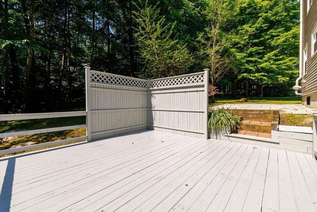 37 Breakneck Rd, Sturbridge, MA 01566
