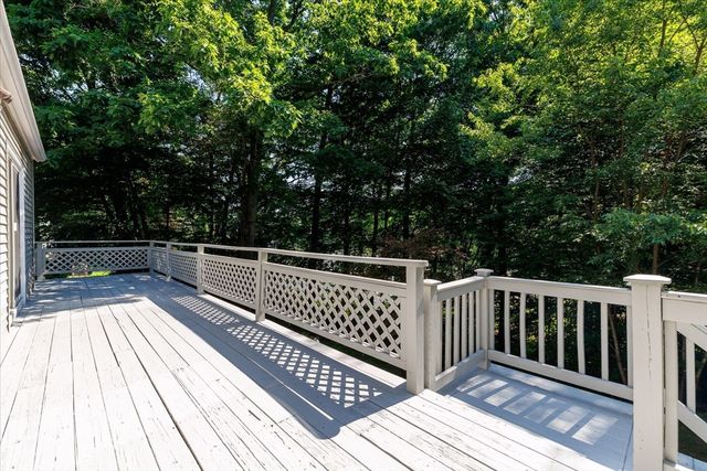 37 Breakneck Rd, Sturbridge, MA 01566