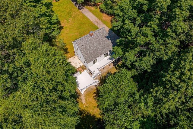 37 Breakneck Rd, Sturbridge, MA 01566