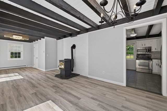 37 Breakneck Rd, Sturbridge, MA 01566