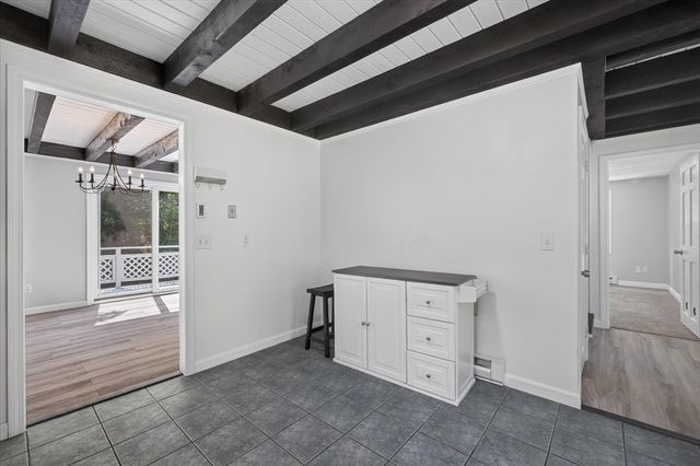 37 Breakneck Rd, Sturbridge, MA 01566
