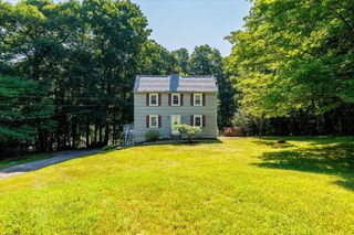 37 Breakneck Rd, Sturbridge, MA 01566