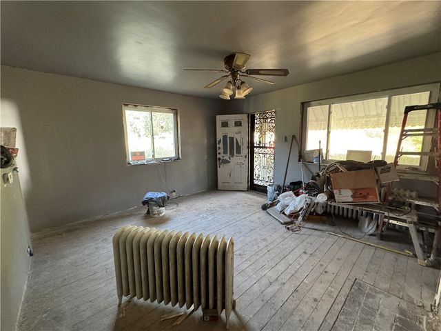 809 Middle St, N Braddock, PA 15104