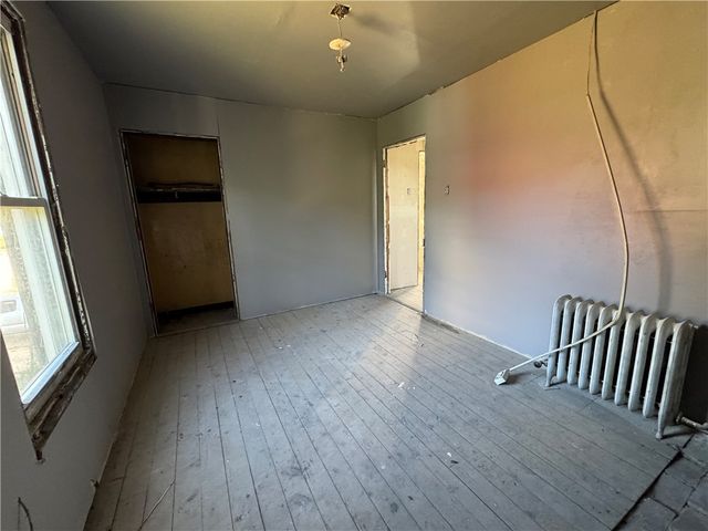 809 Middle St, N Braddock, PA 15104