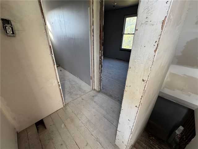 809 Middle St, N Braddock, PA 15104