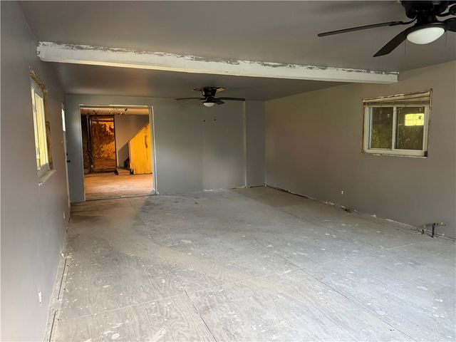 809 Middle St, N Braddock, PA 15104