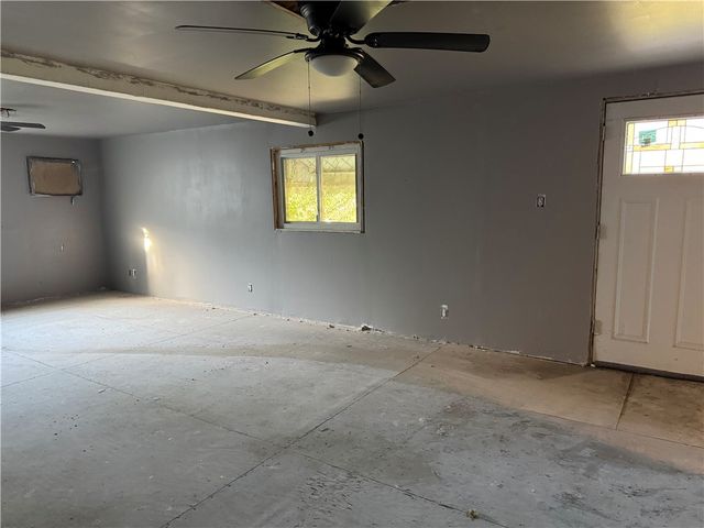 809 Middle St, N Braddock, PA 15104