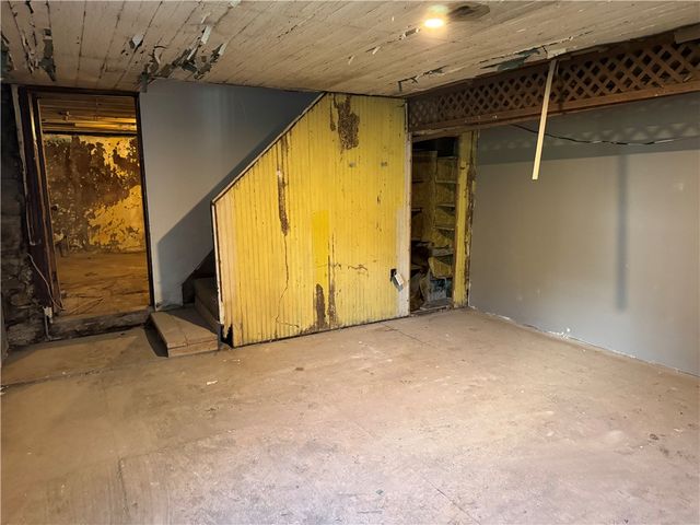 809 Middle St, N Braddock, PA 15104