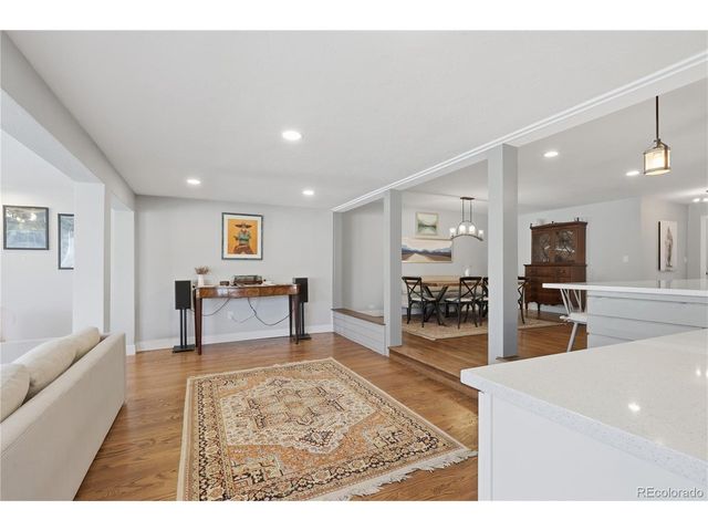 211 Magnolia St, Denver, CO 80220