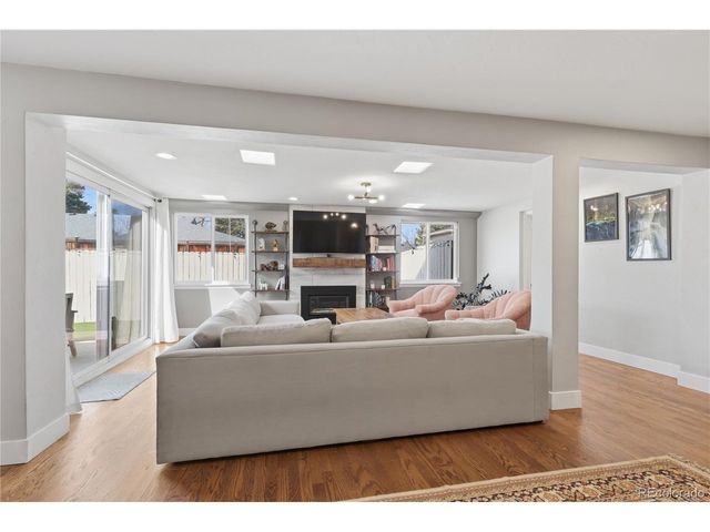 211 Magnolia St, Denver, CO 80220