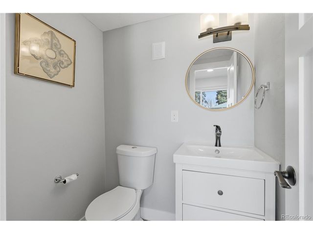 211 Magnolia St, Denver, CO 80220