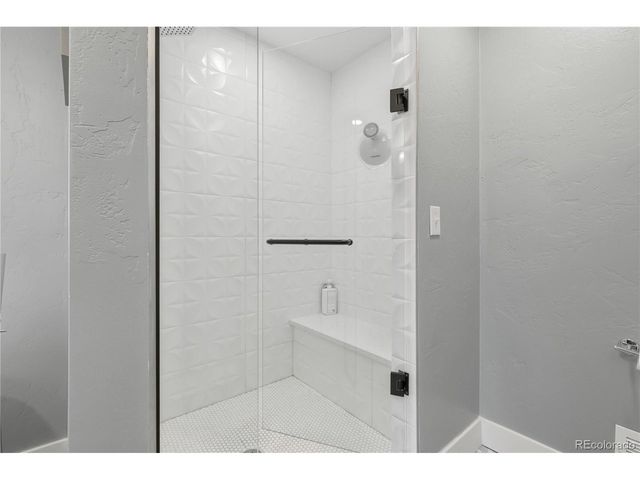 211 Magnolia St, Denver, CO 80220