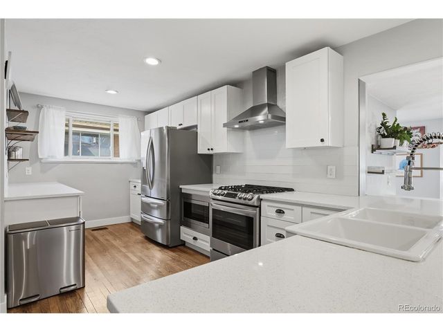 211 Magnolia St, Denver, CO 80220