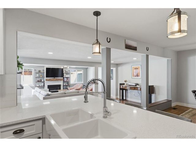 211 Magnolia St, Denver, CO 80220