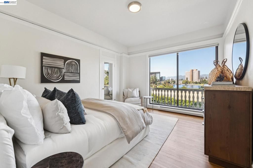 Image 24 of property listing at 200 Lakeside Dr 202, Oakland, CA 94612